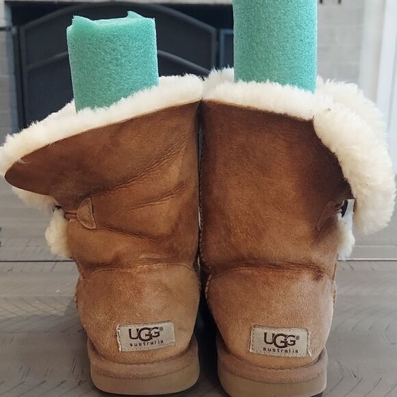UGG Bailey Button Boots Sz 6 - Picture 4 of 11